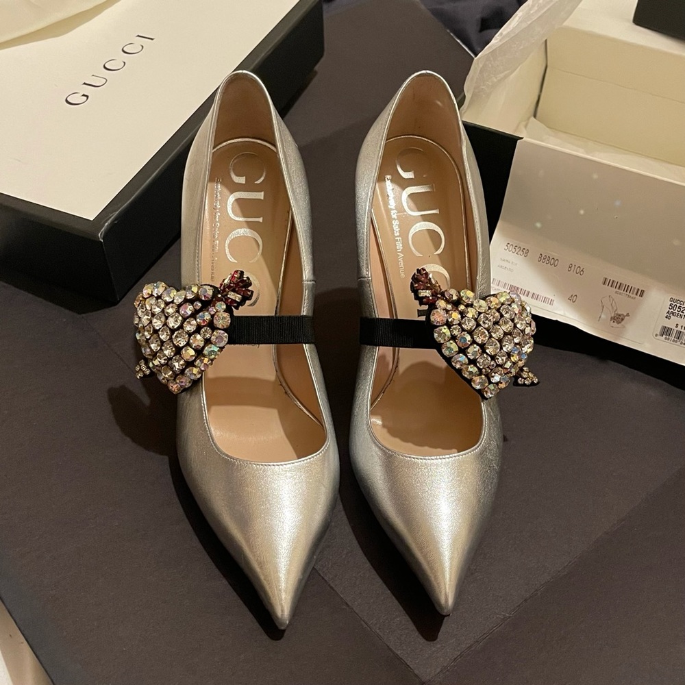 Gucci argento silver pumps